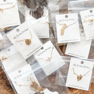🎁 Free Gift With Purchase – New Necklace (Random Pick)